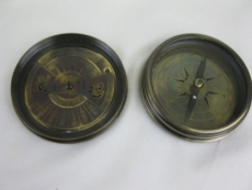 Brünierter Messingkompass 8cm mit Dauerkalender
