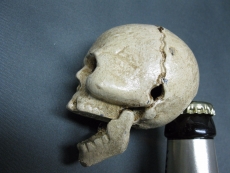 Flaschenöffner Briefbeschwerer Skull 6 cm